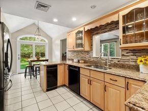 164 Plymouth St, Halifax MA 02338