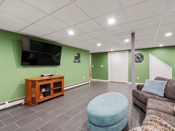 164 Plymouth St, Halifax MA 02338