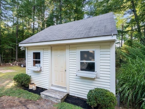 164 Plymouth St, Halifax MA 02338