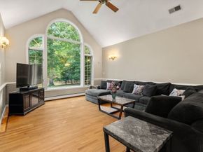164 Plymouth St, Halifax MA 02338