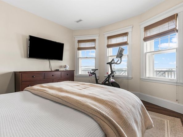 42 Harborview Ave 2, Winthrop MA 02152