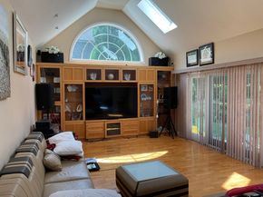7 Homeland Cir, Saugus MA 01906