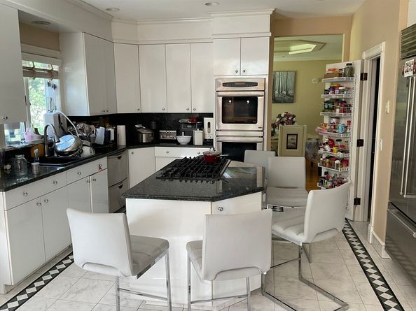 7 Homeland Cir, Saugus MA 01906