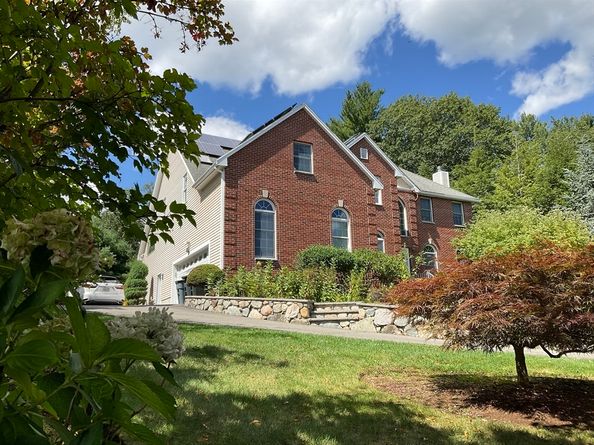 7 Homeland Cir, Saugus MA 01906