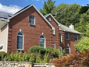 7 Homeland Cir, Saugus MA 01906