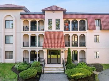 685 Oak St (Madrid Square)