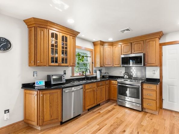 19 Quimby Avenue, Woburn MA 01801