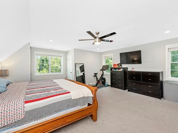 48 Old Elm St, Billerica MA 01862