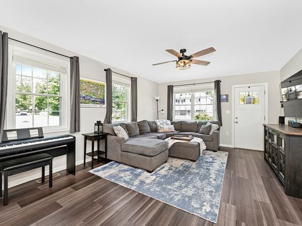 48 Old Elm St, Billerica MA 01862