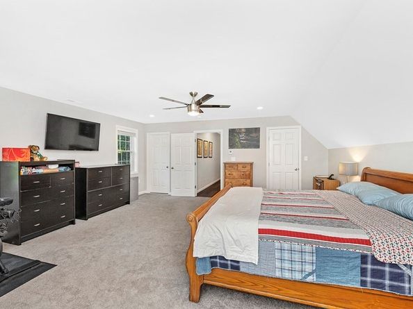48 Old Elm St, Billerica MA 01862