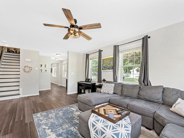48 Old Elm St, Billerica MA 01862