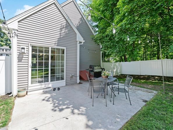 48 Old Elm St, Billerica MA 01862