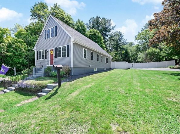 48 Old Elm St, Billerica MA 01862