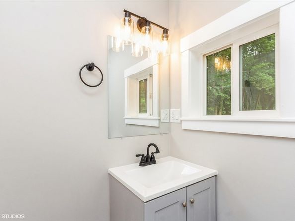 386 Matfield St, West Bridgewater MA 02379