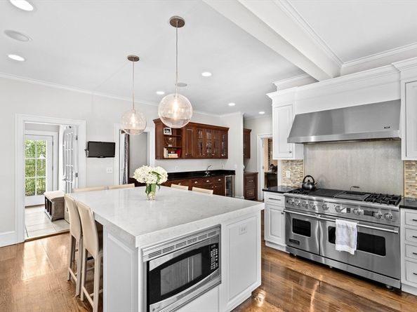 11 Beach St, Cohasset MA 02025