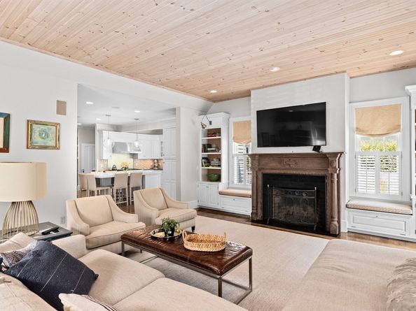 11 Beach St, Cohasset MA 02025