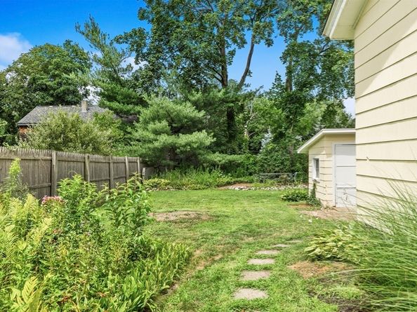 62 Crest St, Concord MA 01742