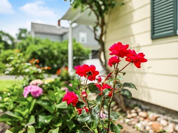 62 Crest St, Concord MA 01742