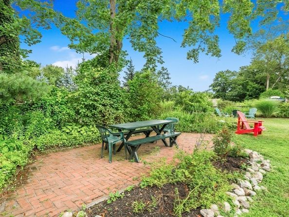 62 Crest St, Concord MA 01742