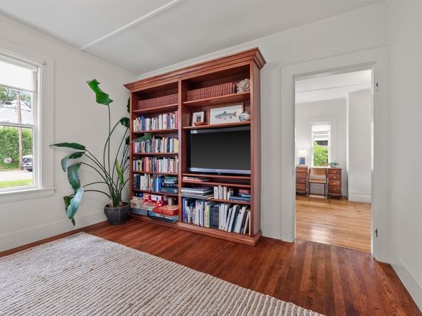 62 Crest St, Concord MA 01742