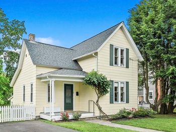 62 Crest St