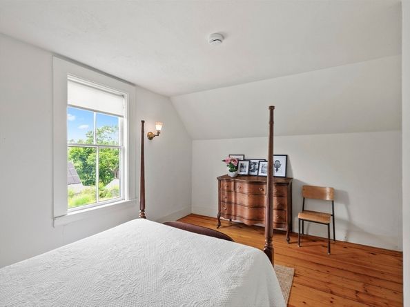 62 Crest St, Concord MA 01742