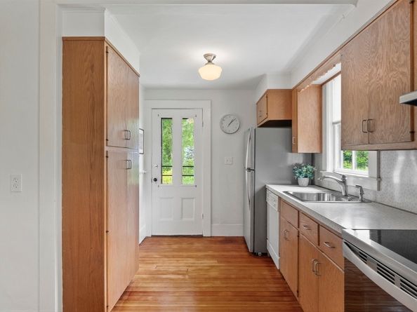 62 Crest St, Concord MA 01742