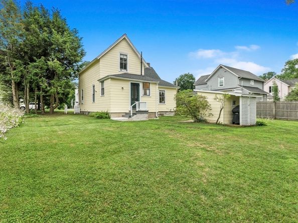 62 Crest St, Concord MA 01742