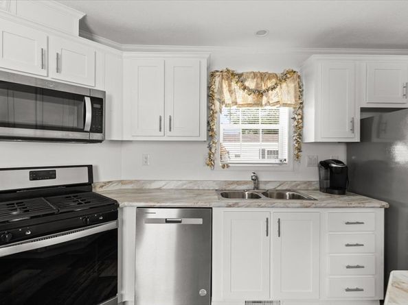 132 Queen Dr, Wareham MA 02576