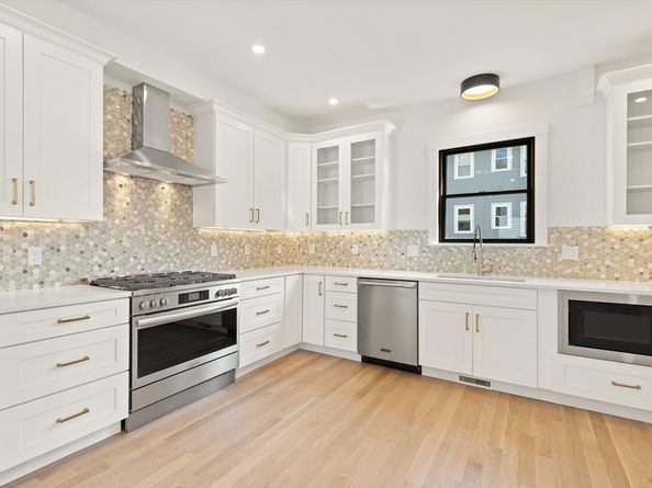 94 Lexington St, Watertown MA 02472