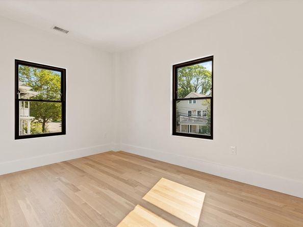 94 Lexington St, Watertown MA 02472