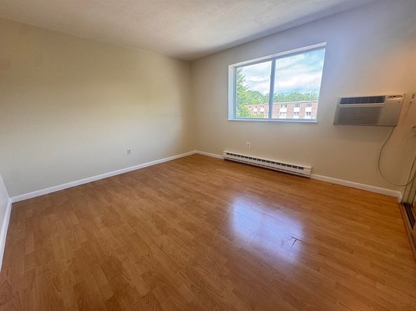 11 Weld St 37, Framingham MA 01702