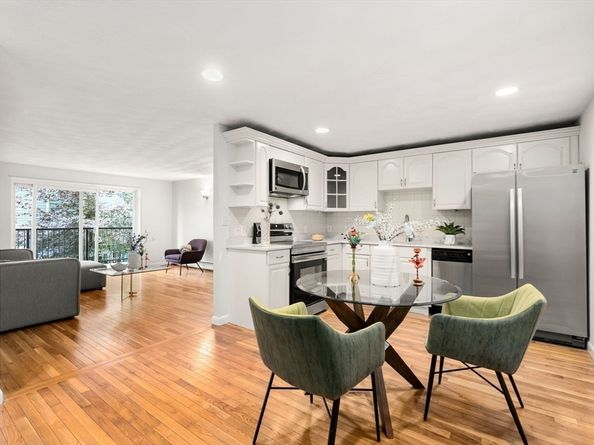 15 Francis 33, Brookline MA 02446