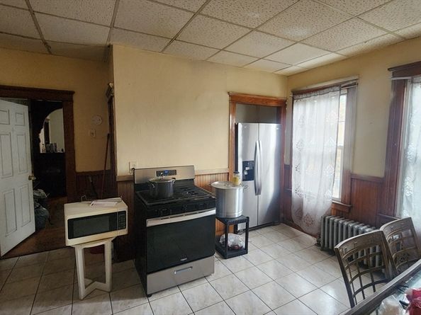 42 Bridgeport St, Worcester MA 01604