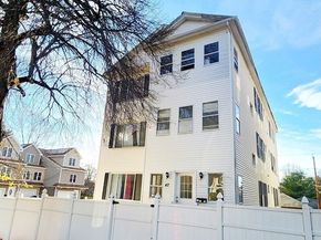 42 Bridgeport St, Worcester MA 01604