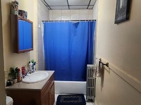 42 Bridgeport St, Worcester MA 01604