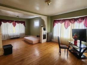 42 Bridgeport St, Worcester MA 01604
