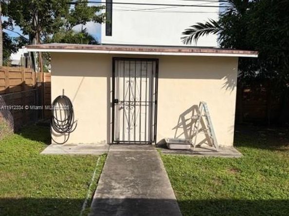 Undisclosed Address #A11912334, Miami FL 33145