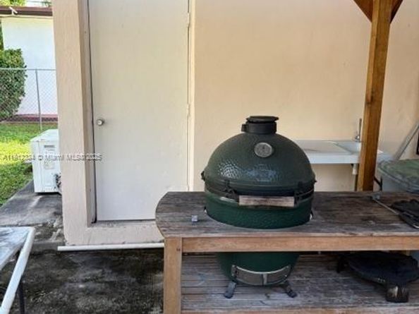 Undisclosed Address #A11912334, Miami FL 33145