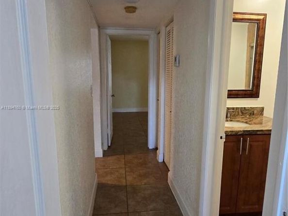 13500 NE 3rd Ct 423, North Miami FL 33161