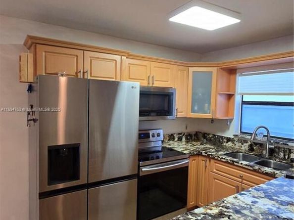 13500 NE 3rd Ct 423, North Miami FL 33161