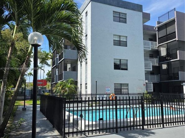 13500 NE 3rd Ct 423, North Miami FL 33161