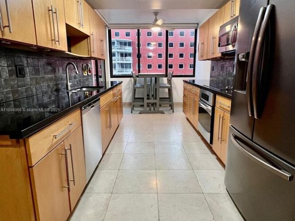 1581 Brickell Ave 2005, Miami FL 33129