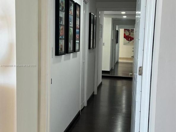 1581 Brickell Ave 2005, Miami FL 33129