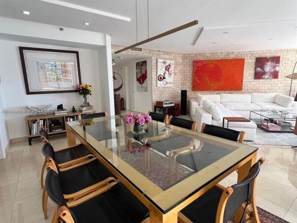 1581 Brickell Ave 2005, Miami FL 33129