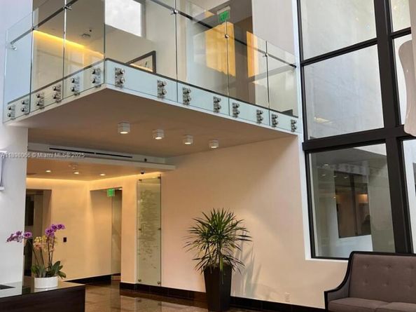 1581 Brickell Ave 2005, Miami FL 33129