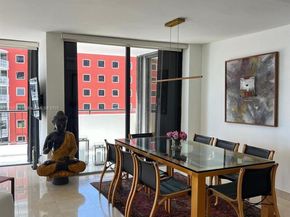 1581 Brickell Ave 2005, Miami FL 33129