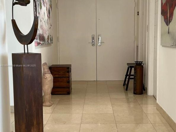 1581 Brickell Ave 2005, Miami FL 33129