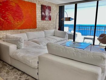 1581 Brickell Ave