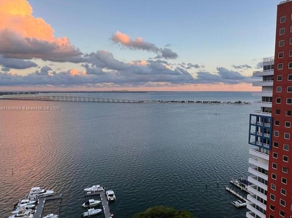 1581 Brickell Ave 2005, Miami FL 33129